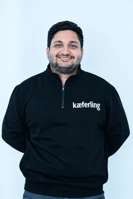 Porträt von Ozan, Operations Director bei Kaeferling